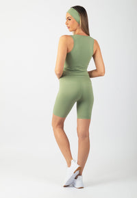 Serenita Shorts 8" (Pistachio)