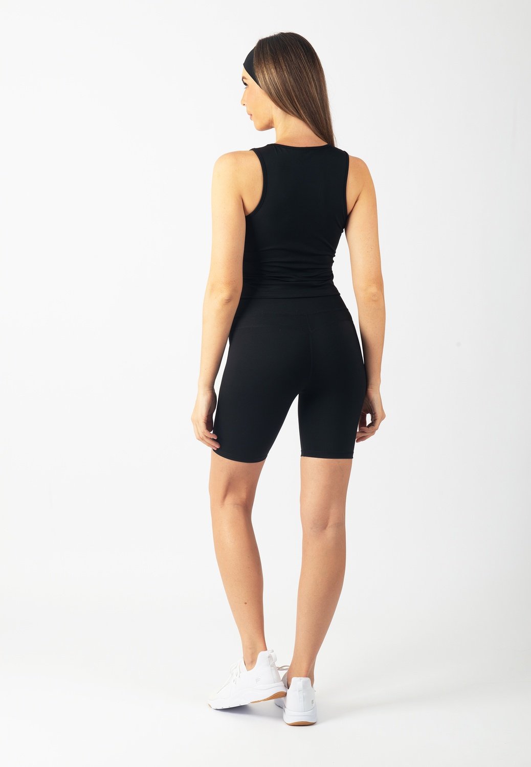 Serenita Shorts 8" (Black)